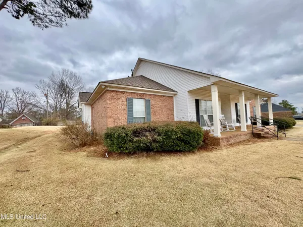 $349,900 | 306 Hickory Lane, Batesville, MS 38606