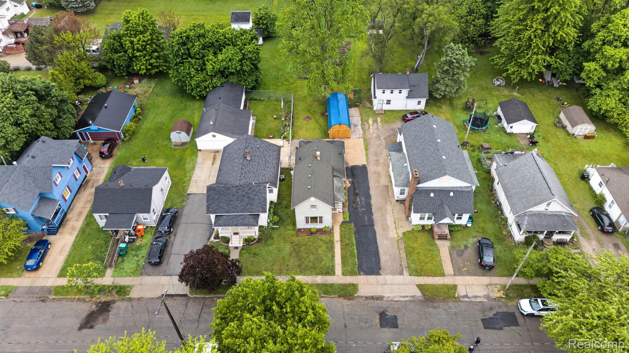 304 West Ridge Street Owosso, MI 48867 - Photo 43 of 45 Aerial view of residential area