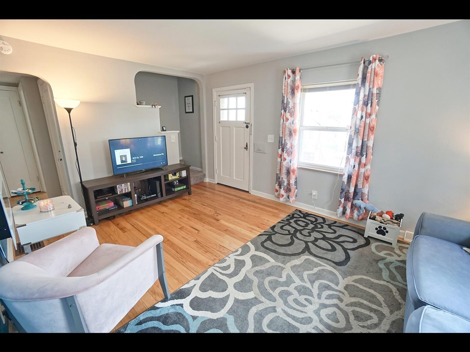 8307 Roland Avenue Cincinnati, OH 45216 - Photo 3 of 29 Gallery Image 3
