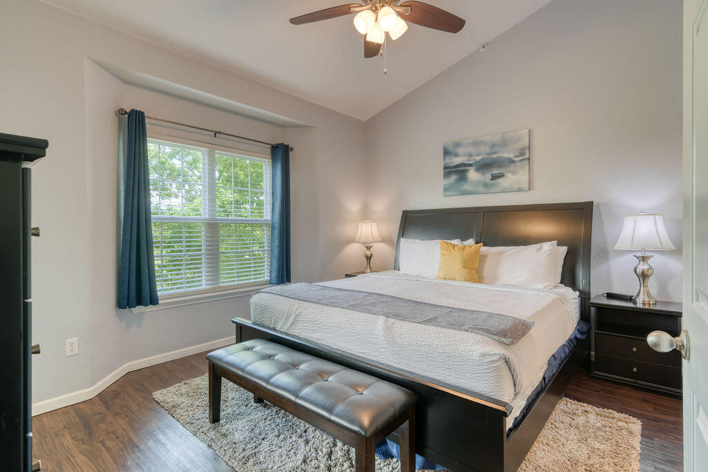 813 Holiday Ridge, Unit 10 AND 11 Branson, MO 65616 - Photo 49 of 68 Primary Suite - Unit 11