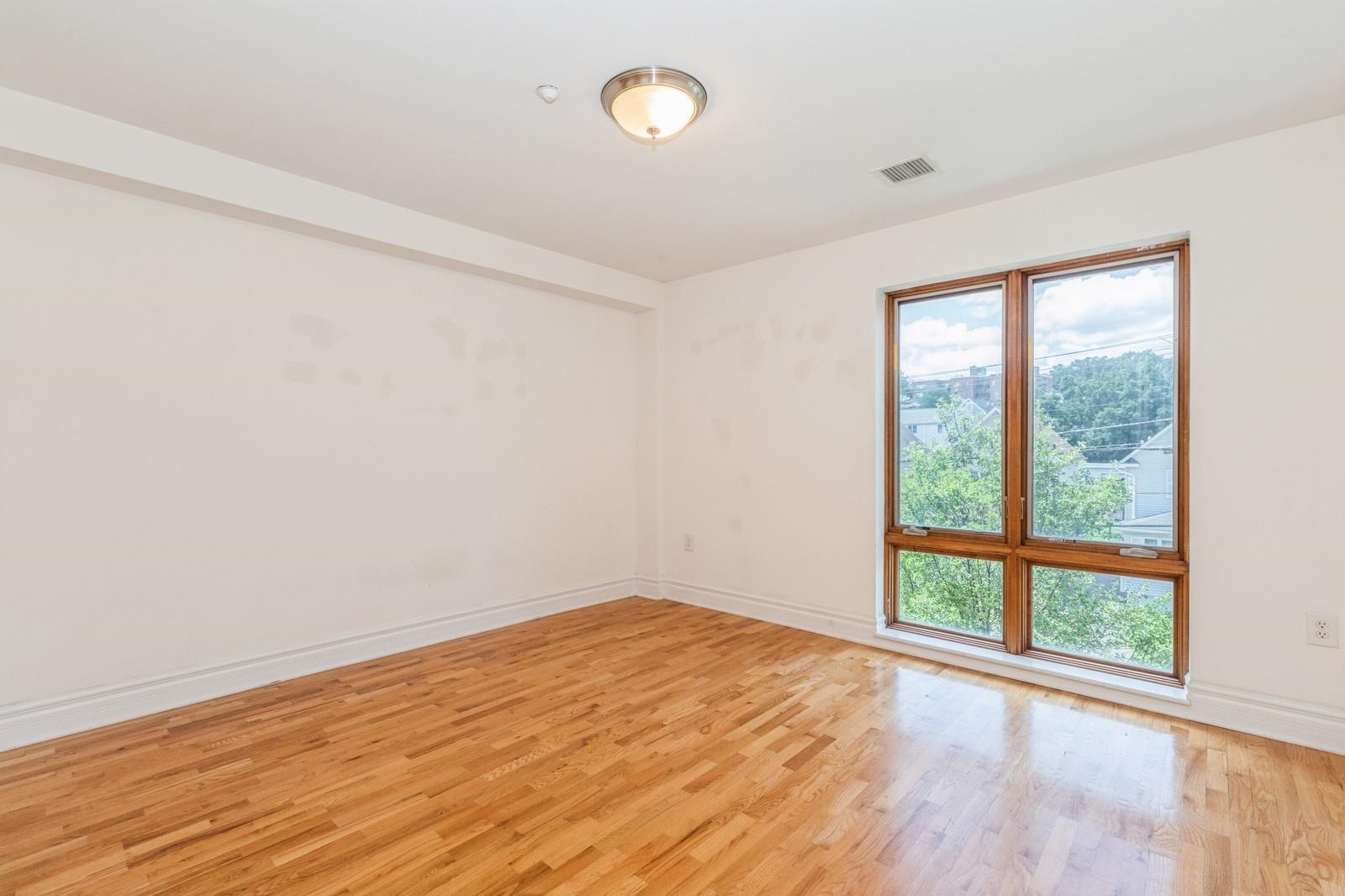17 Meadow Road, Unit 310 Rutherford, NJ 07070 - Photo 14 of 24 Gallery Image 14