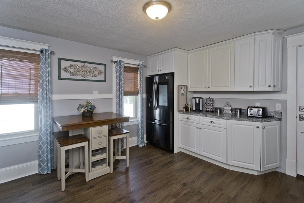 37 Angeline Street West Springfield, MA 01089 - Photo 6 of 42 Gallery Image 6