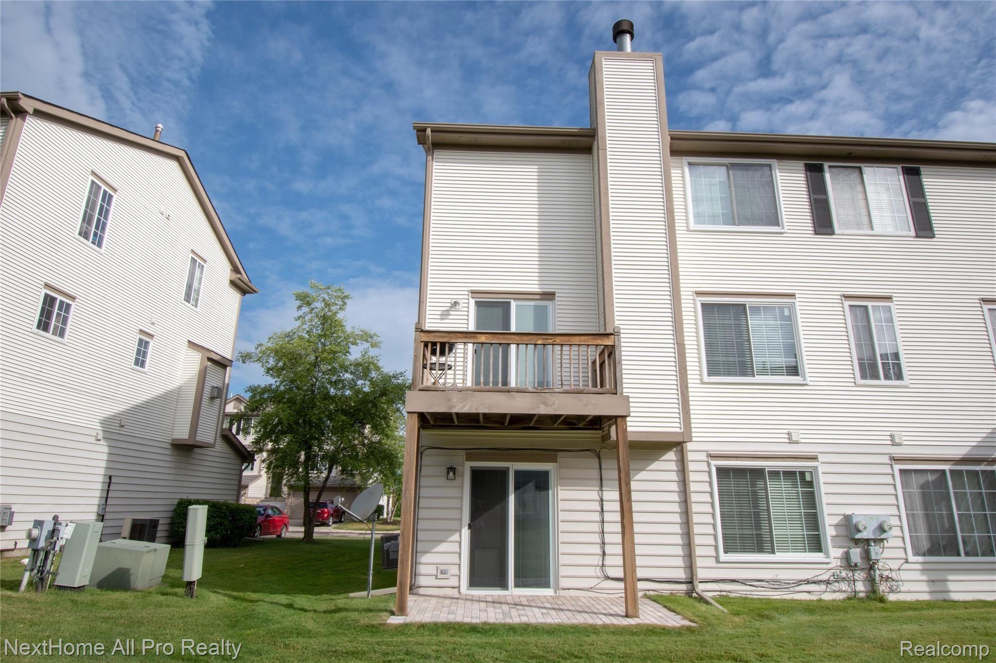 272 Oak Ridge Drive Pontiac, MI 48341 - Photo 2 of 38 DSC_5162.jpg
