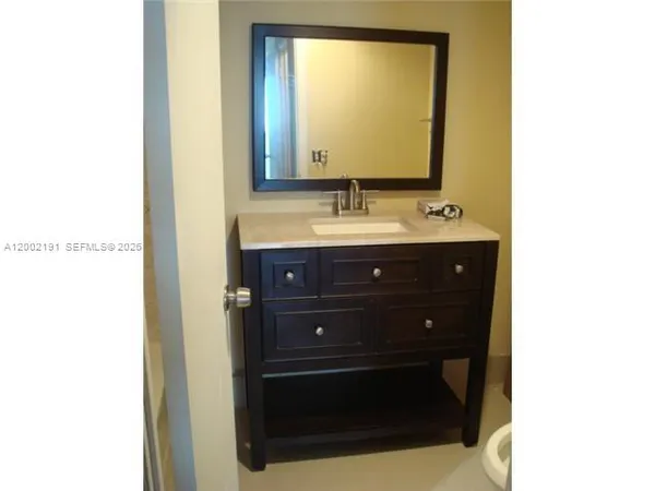 $1,950 | 2750 Northeast 183rd Street, Unit 2607, Aventura, FL 33160