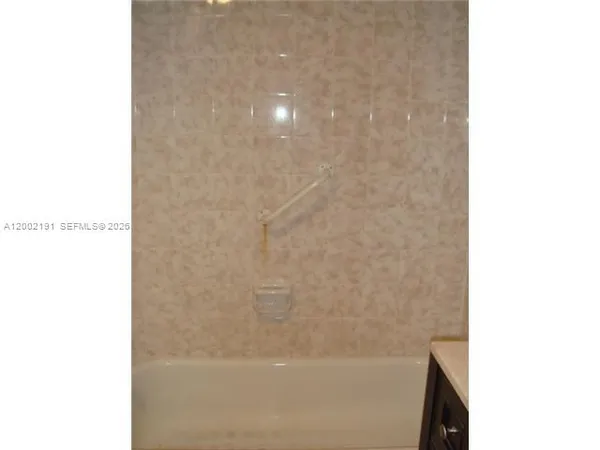 $1,950 | 2750 Northeast 183rd Street, Unit 2607, Aventura, FL 33160