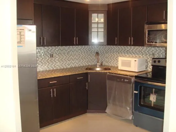 $1,950 | 2750 Northeast 183rd Street, Unit 2607, Aventura, FL 33160