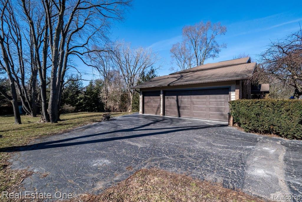 60735 Mound Road Washington, MI 48094 - Photo 8 of 43