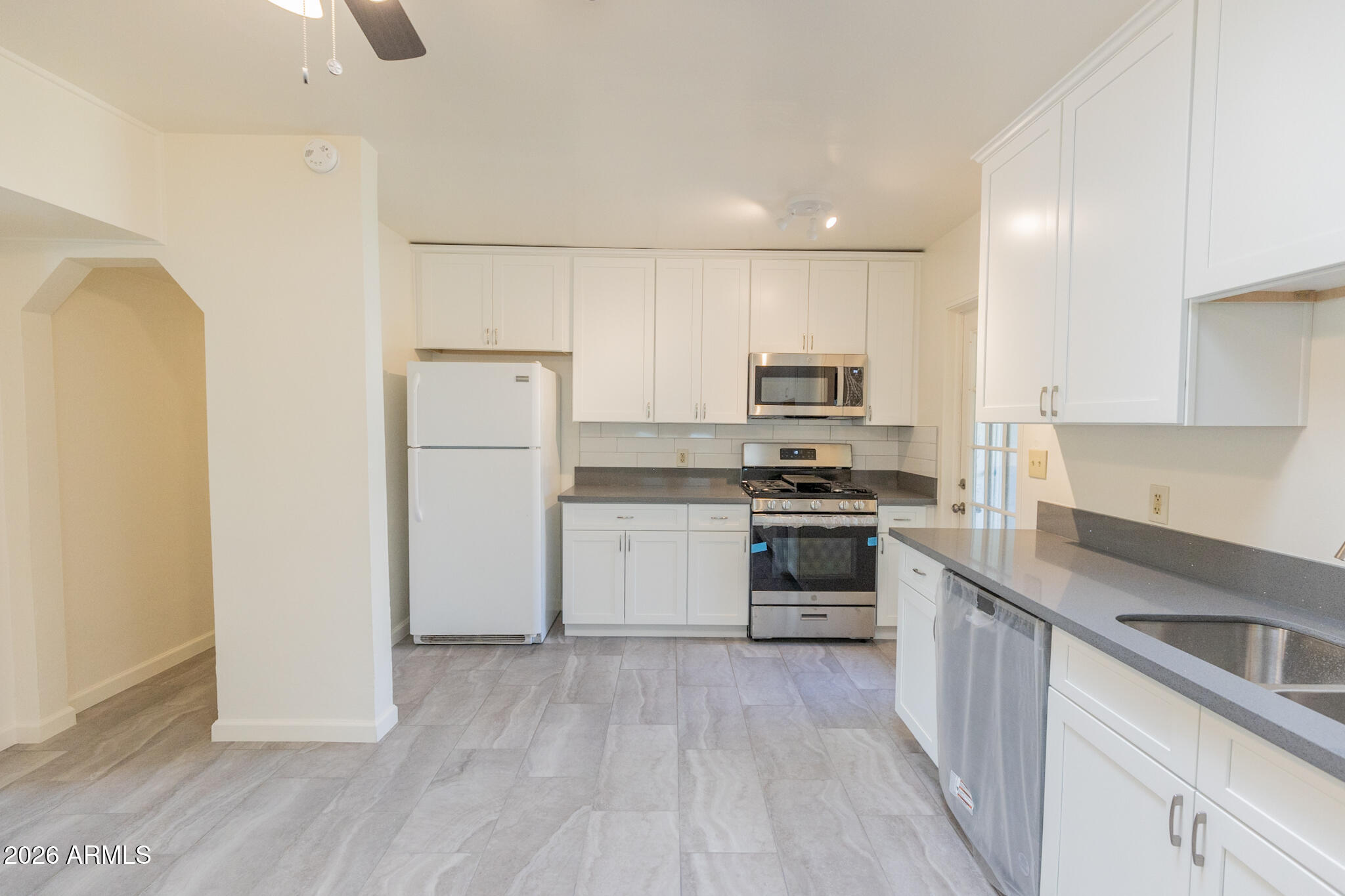 330 East 14th Street Tempe, AZ 85281 - Photo 9 of 22 09