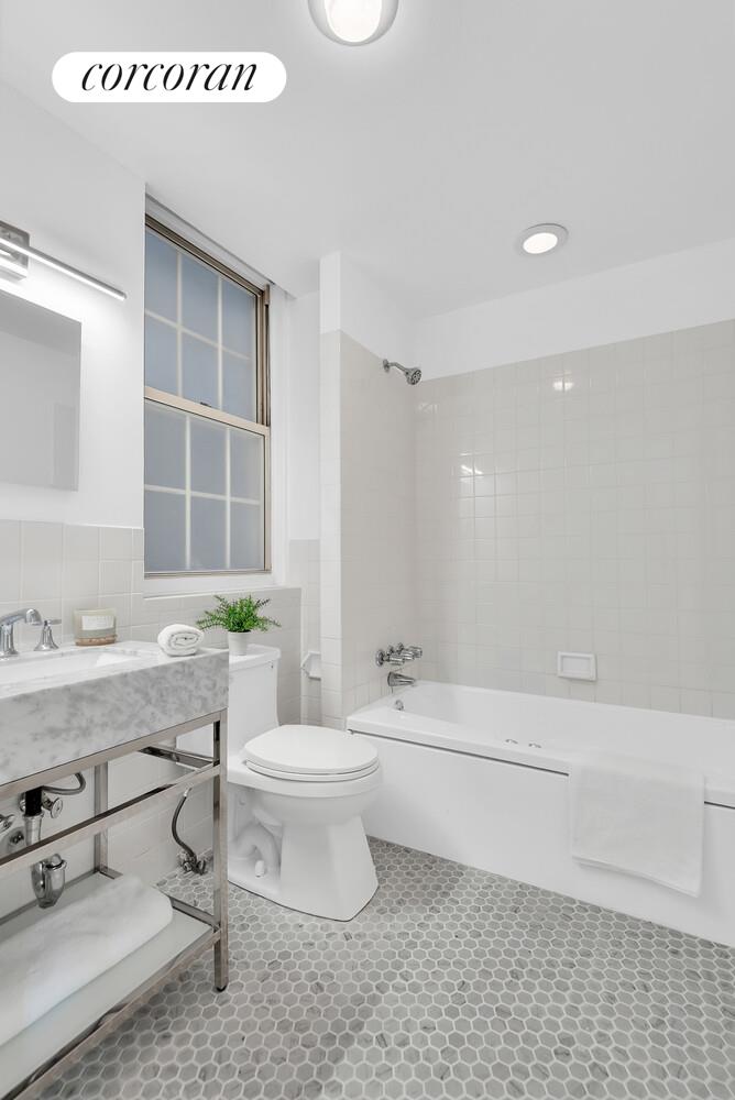 39 5th Avenue, Unit 8D Manhattan, NY 10003 - Photo 6 of 8