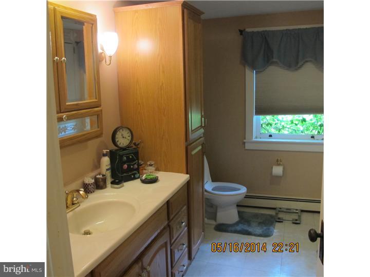 775 Forest Grove Road Furlong, PA 18925 - Photo 10 of 13 Bathroom