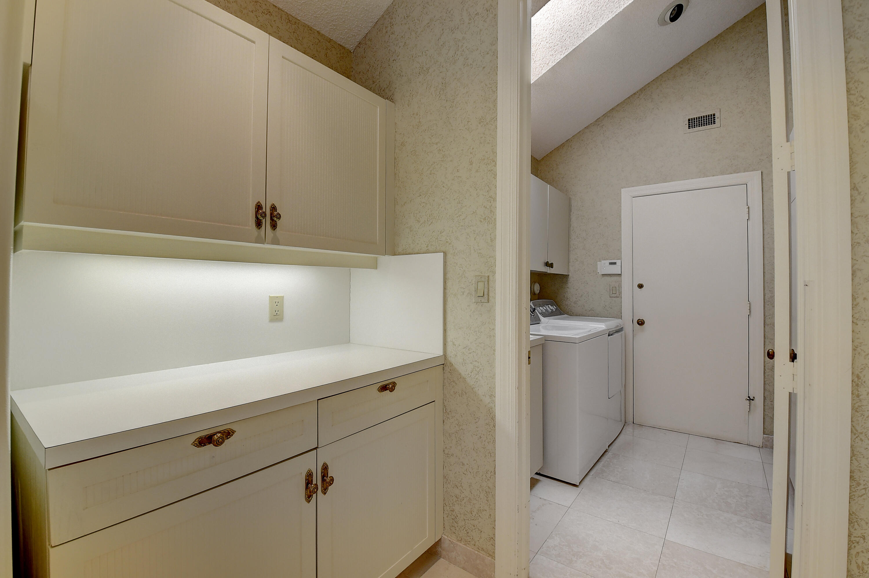 7544 Rexford Road Boca Raton, FL 33434 - Photo 18 of 105 2 (18)