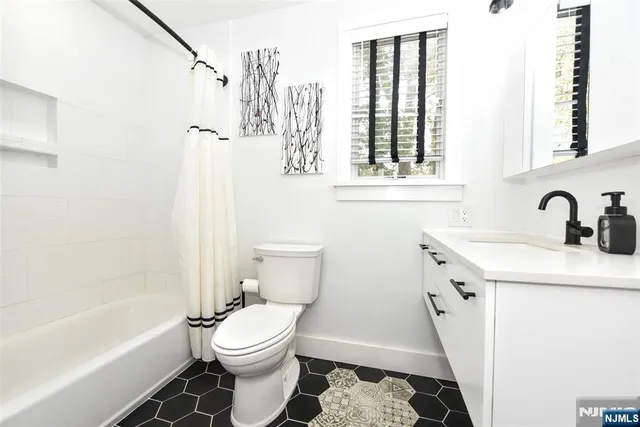 $575,000 | 66 Waldwick Avenue, Waldwick, NJ 07463