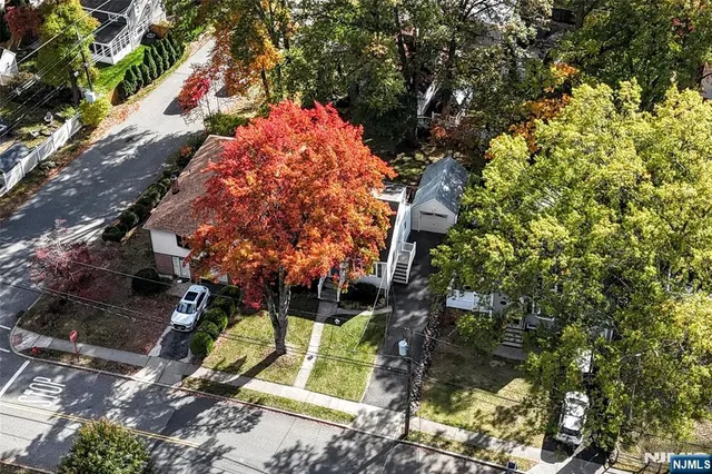 $575,000 | 66 Waldwick Avenue, Waldwick, NJ 07463