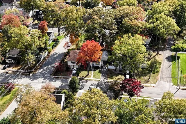 $575,000 | 66 Waldwick Avenue, Waldwick, NJ 07463