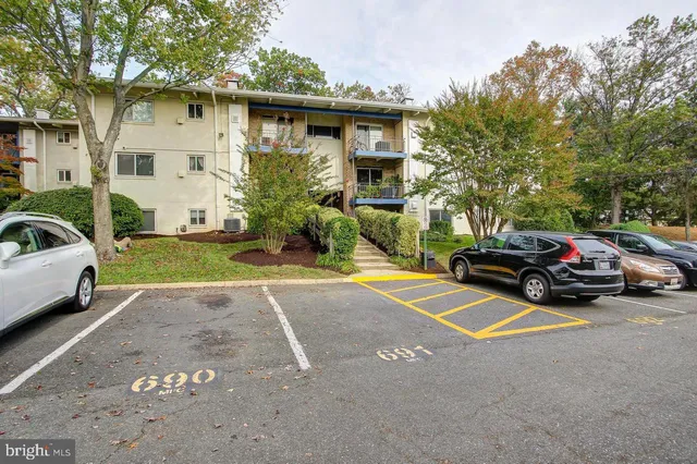 $1,380 | 11408 Cherry Hill Road, Unit 103, Beltsville, MD 20705