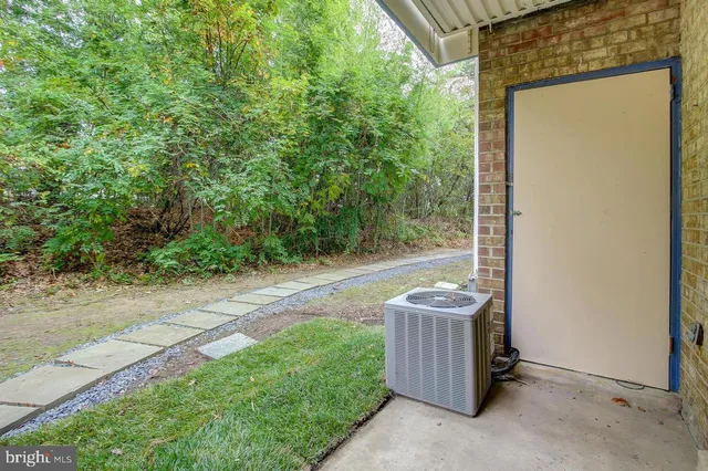 $1,380 | 11408 Cherry Hill Road, Unit 103, Beltsville, MD 20705
