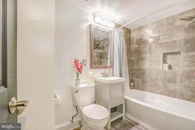 $1,380 | 11408 Cherry Hill Road, Unit 103, Beltsville, MD 20705