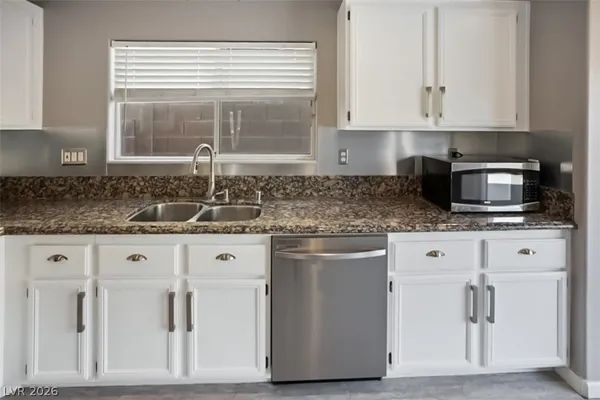$2,400 | 932 Purdy Lodge Street, Las Vegas, NV 89135