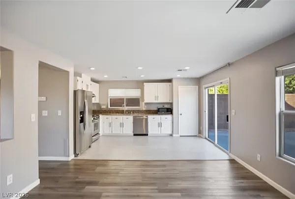 $2,400 | 932 Purdy Lodge Street, Las Vegas, NV 89135