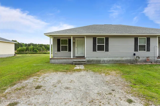 $850 | 142 Lain Mark Drive, Hubert, NC 28539