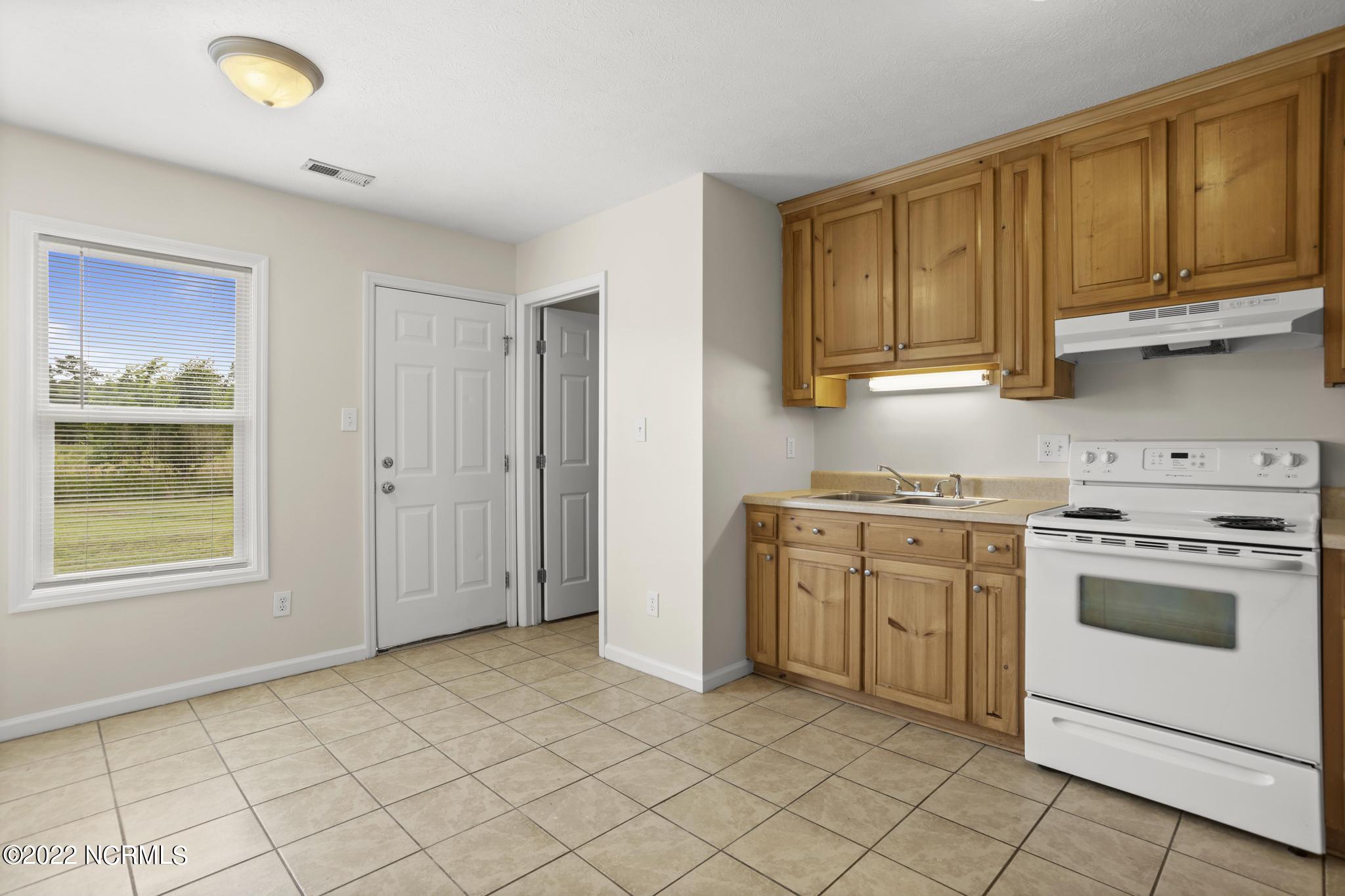 142 Lain Mark Drive Hubert, NC 28539 - Photo 8 of 21 IMG_3967