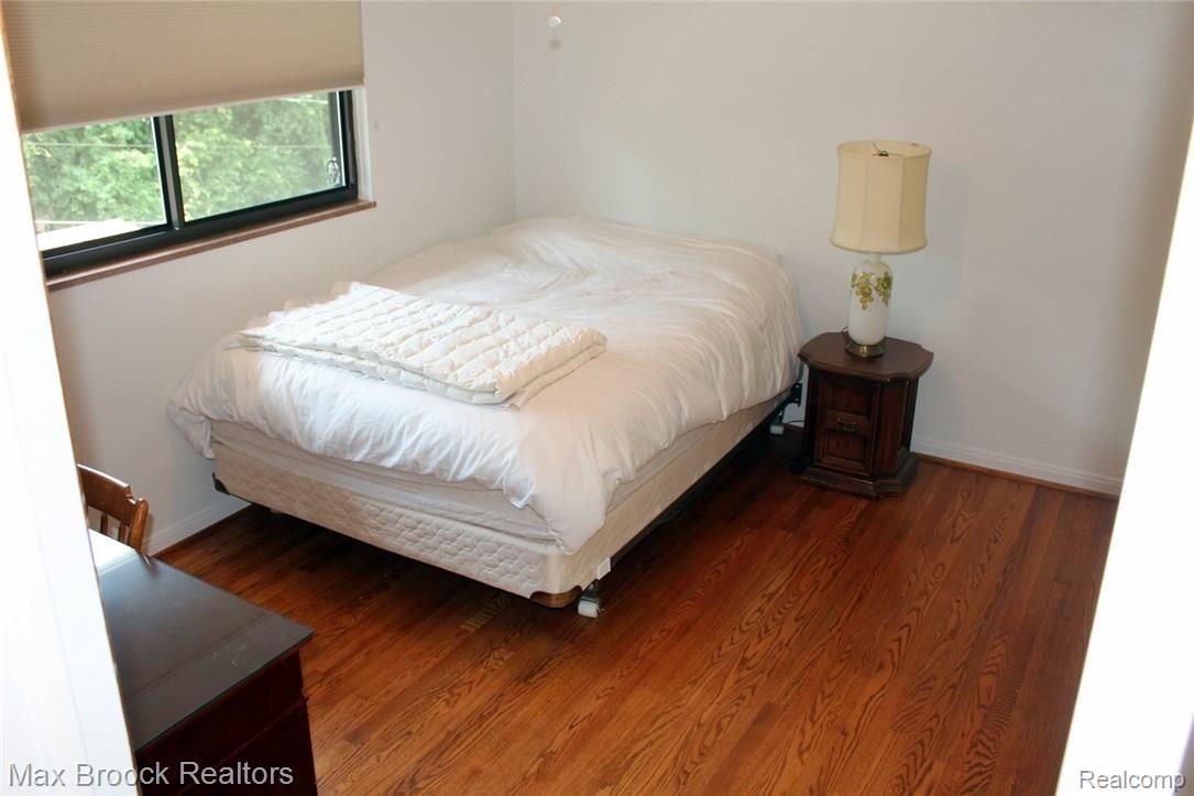 1051 North Adams Road, Unit 22 Birmingham, MI 48009 - Photo 15 of 30 2nd bedroom