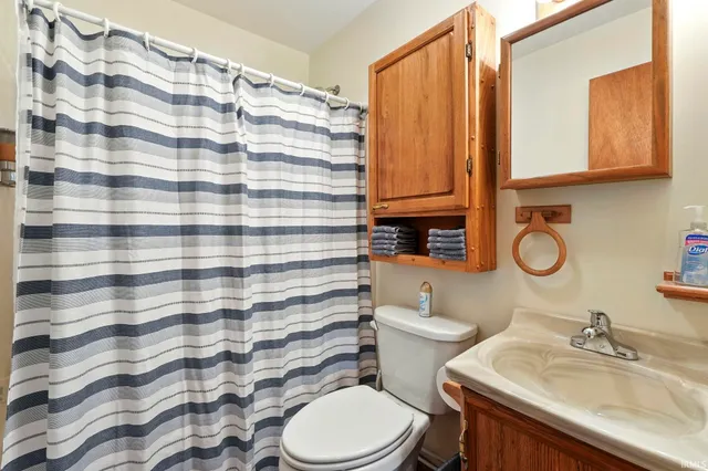 $459,000 | 160 Ln 160A Turkey Lake, Hudson, IN 46747