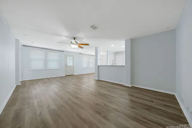 $2,000 | 22106 Ruby Run, San Antonio, TX 78259