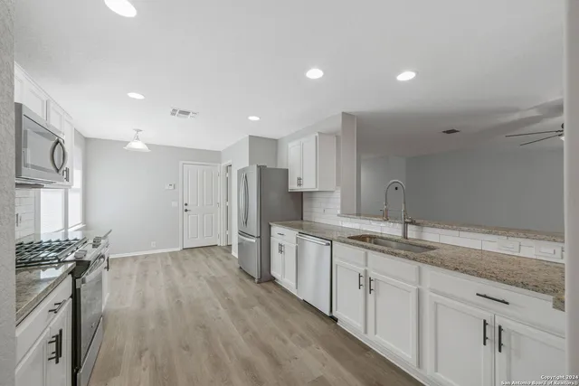 $2,000 | 22106 Ruby Run, San Antonio, TX 78259