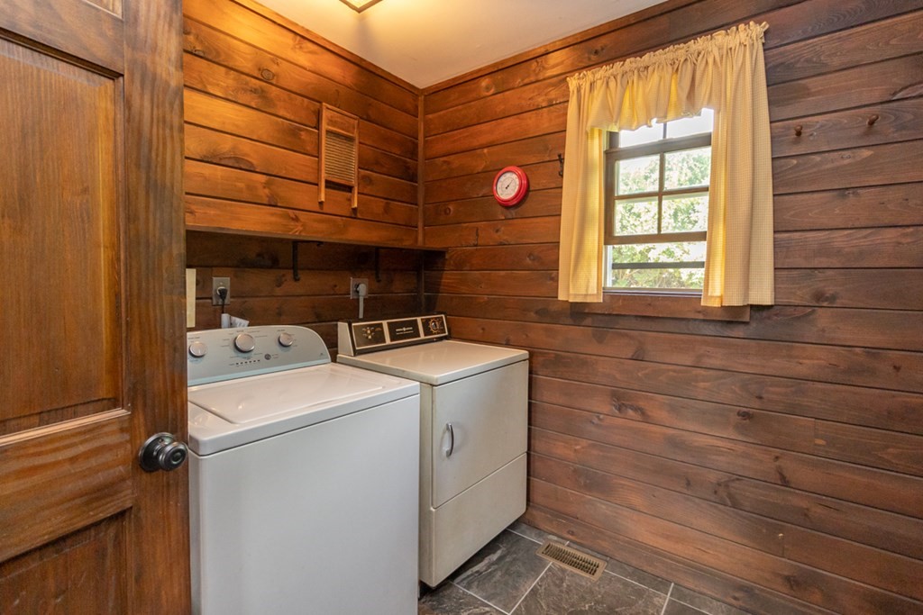 8 Westbrook Road South Hadley, MA 01075 - Photo 16 of 38 Gallery Image 16