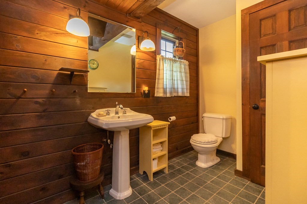 8 Westbrook Road South Hadley, MA 01075 - Photo 17 of 38 Gallery Image 17