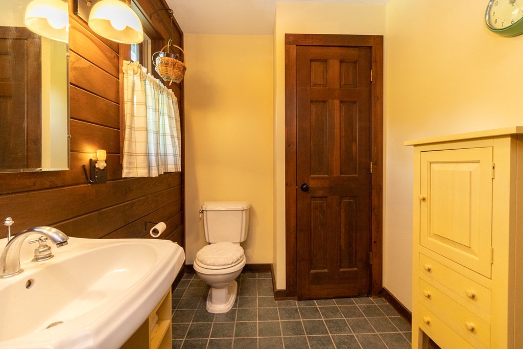 8 Westbrook Road South Hadley, MA 01075 - Photo 18 of 38 Gallery Image 18