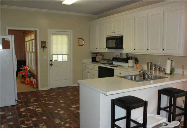 223 Clark Farms Road Madison, MS 39110 - Photo 9 of 33 Kitchen
