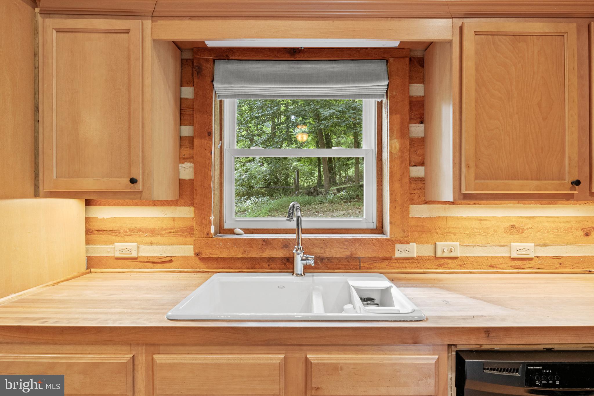 12336 Moss Hollow Road Markham, VA 22643 - Photo 10 of 43 Kitchen sink area