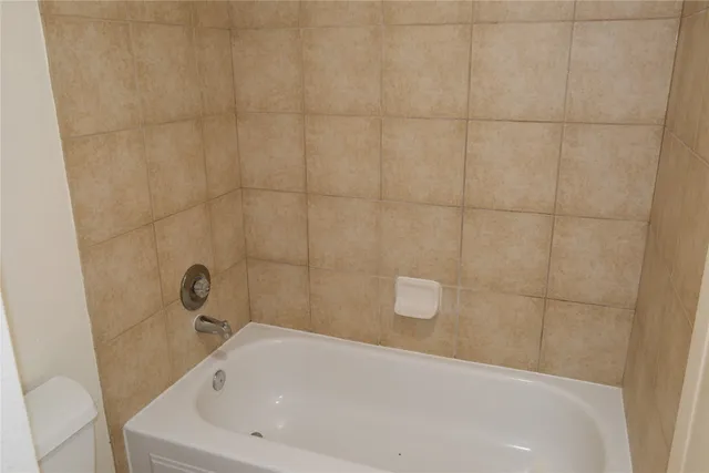 $1,490 | 2001 Bering Drive, Unit 2F, Houston, TX 77057