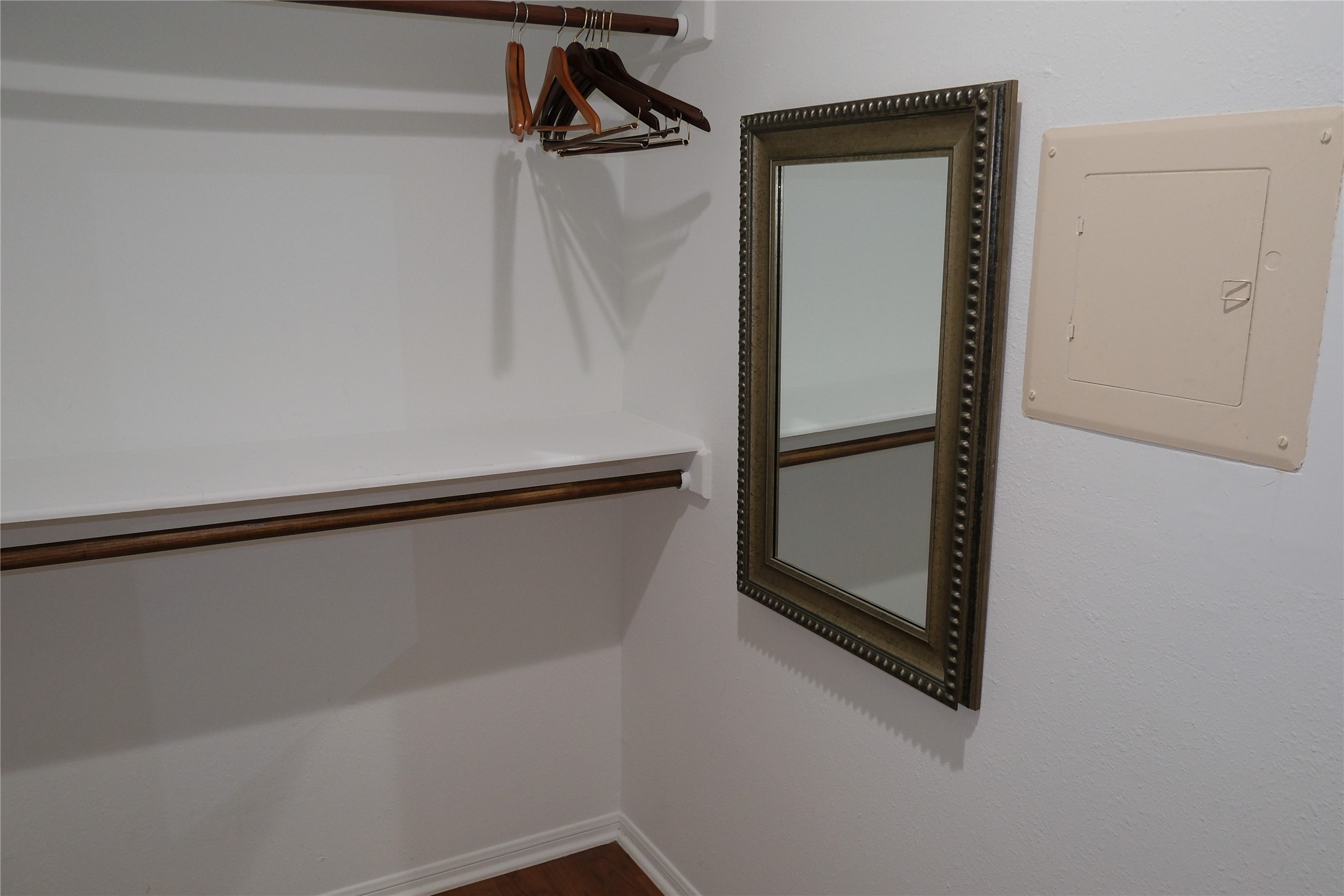 2001 Bering Drive, Unit 2F Houston, TX 77057 - Photo 18 of 29 Primary bedroom walk-in closet