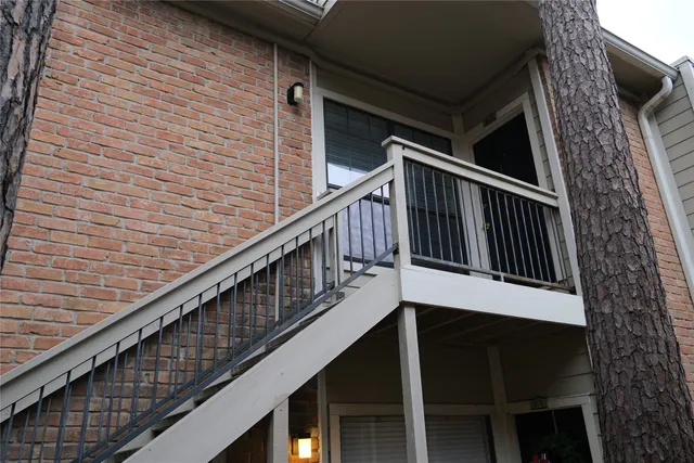 $1,490 | 2001 Bering Drive, Unit 2F, Houston, TX 77057