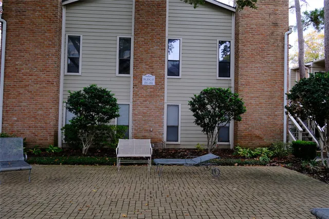 $1,490 | 2001 Bering Drive, Unit 2F, Houston, TX 77057