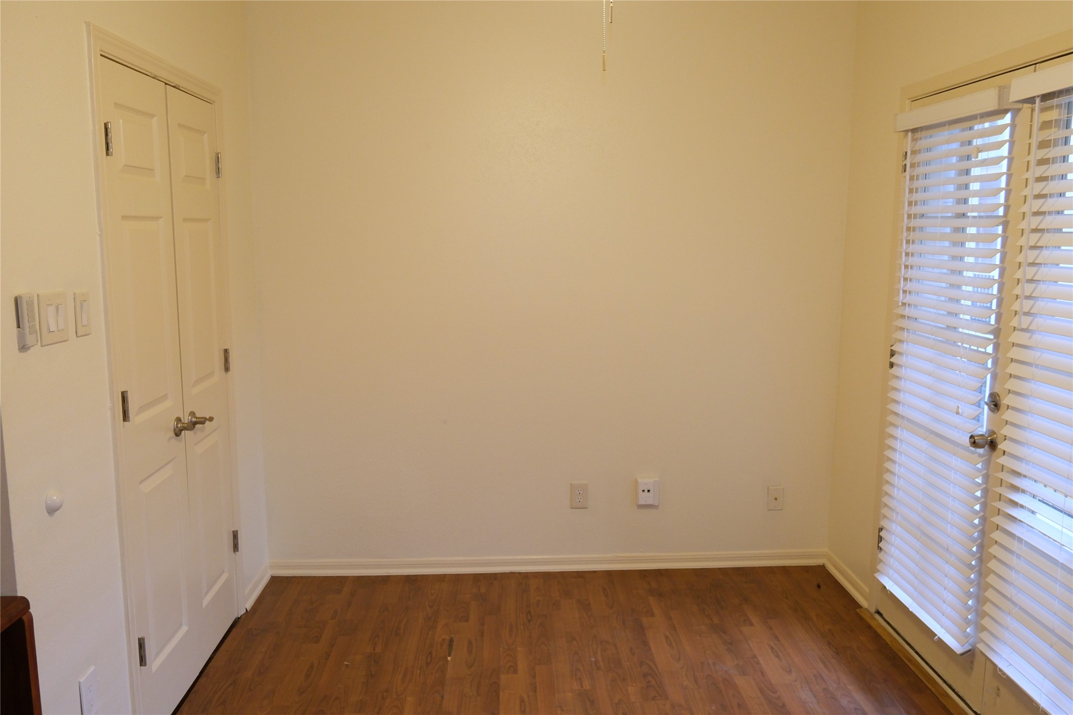 2001 Bering Drive, Unit 2F Houston, TX 77057 - Photo 3 of 29 Secondary bedroom