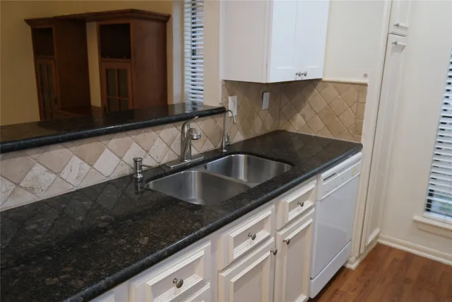 $1,490 | 2001 Bering Drive, Unit 2F, Houston, TX 77057