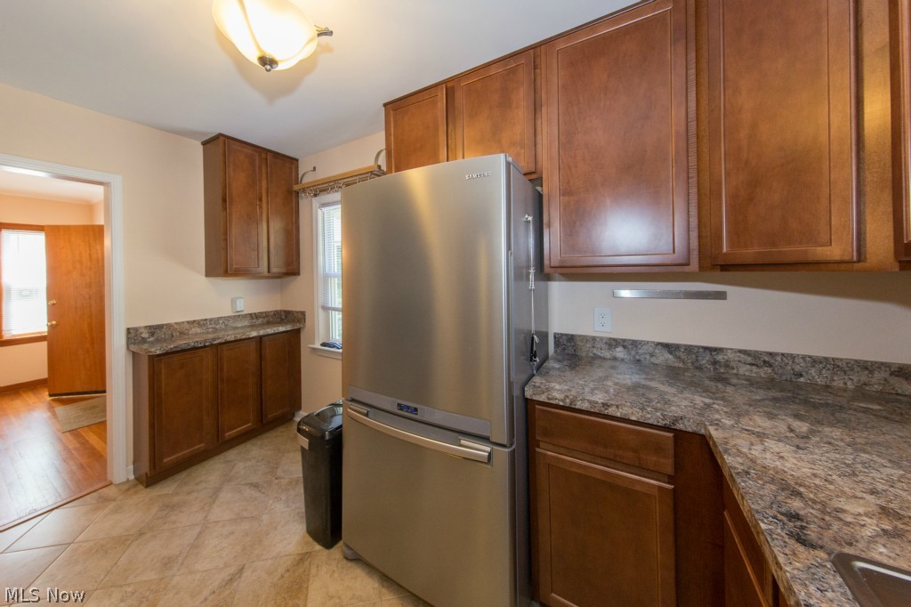 3925 Delmore Road Cleveland Heights, OH 44121 - Photo 9 of 25 Gallery Image 9