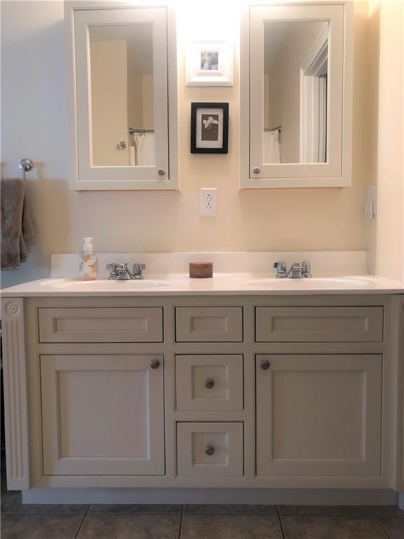 15 Abbey Road, Unit 15 Brunswick, ME 04011 - Photo 16 of 29 Master bathroom double vanity.