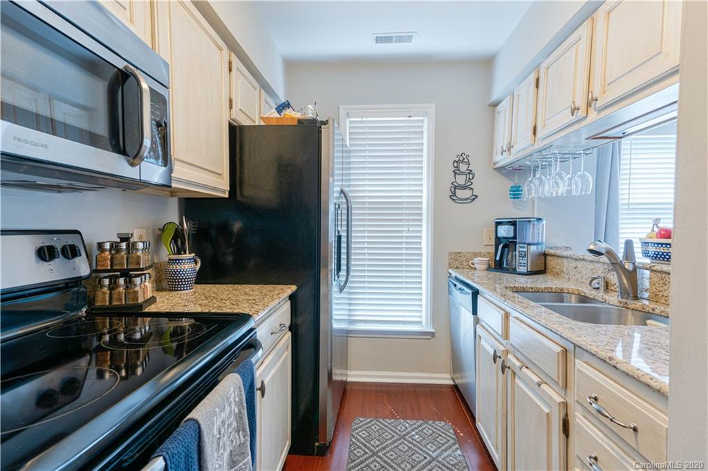 308 Queens Road, Unit 33 Charlotte, NC 28204 - Photo 13 of 35