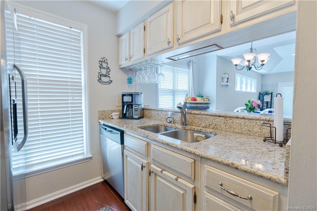 308 Queens Road, Unit 33 Charlotte, NC 28204 - Photo 14 of 35