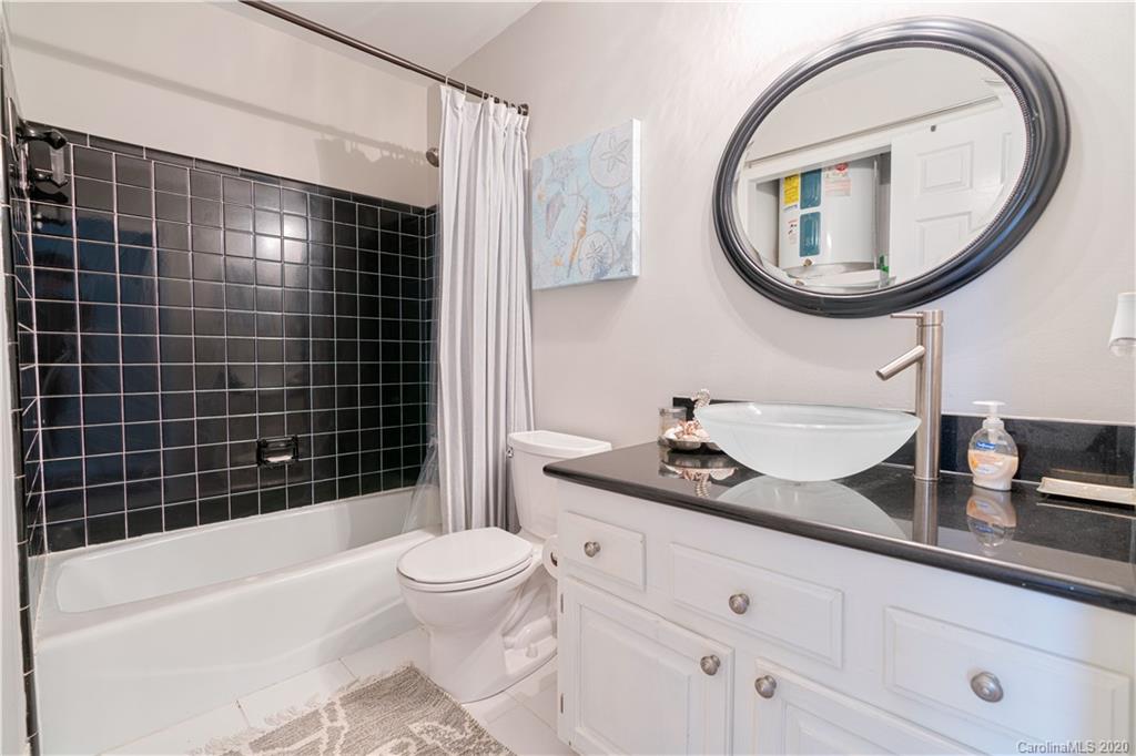 308 Queens Road, Unit 33 Charlotte, NC 28204 - Photo 18 of 35