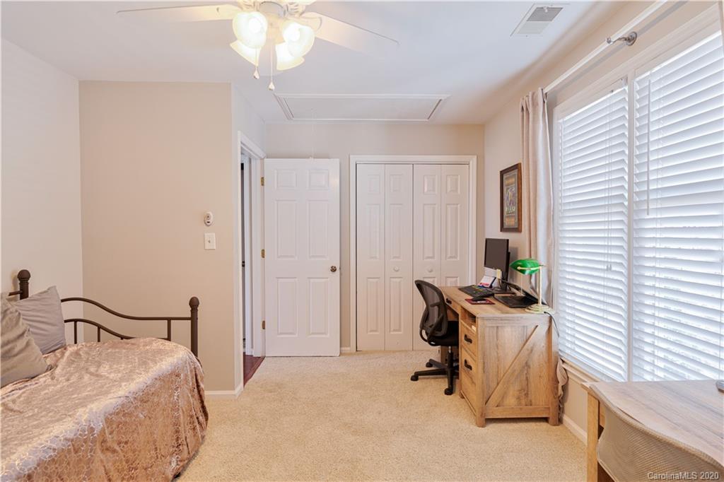308 Queens Road, Unit 33 Charlotte, NC 28204 - Photo 31 of 35