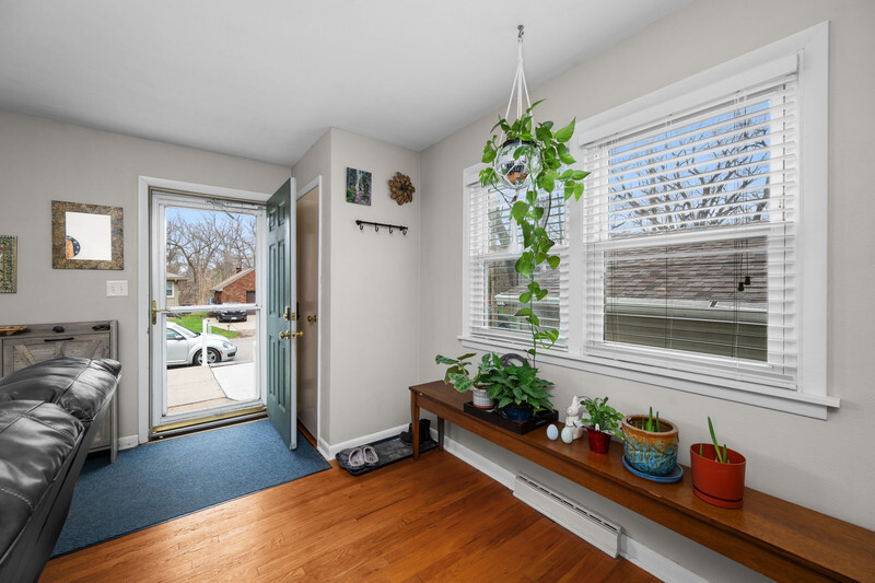 1612 31st Street A Moline, IL 61265 - Photo 4 of 25