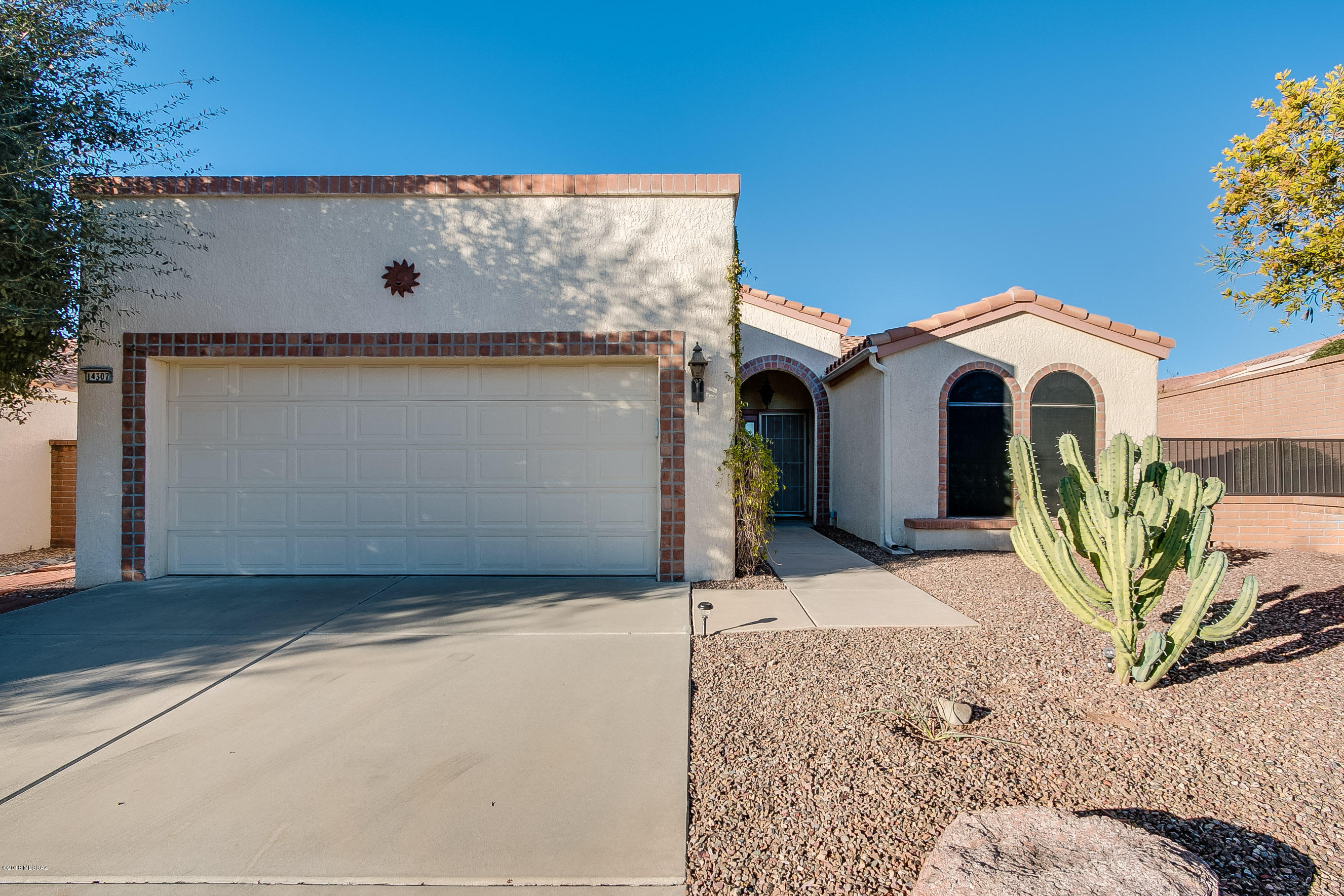 14307 North Rusty Gate Trail Oro Valley, AZ 85755 - Photo 1 of 42