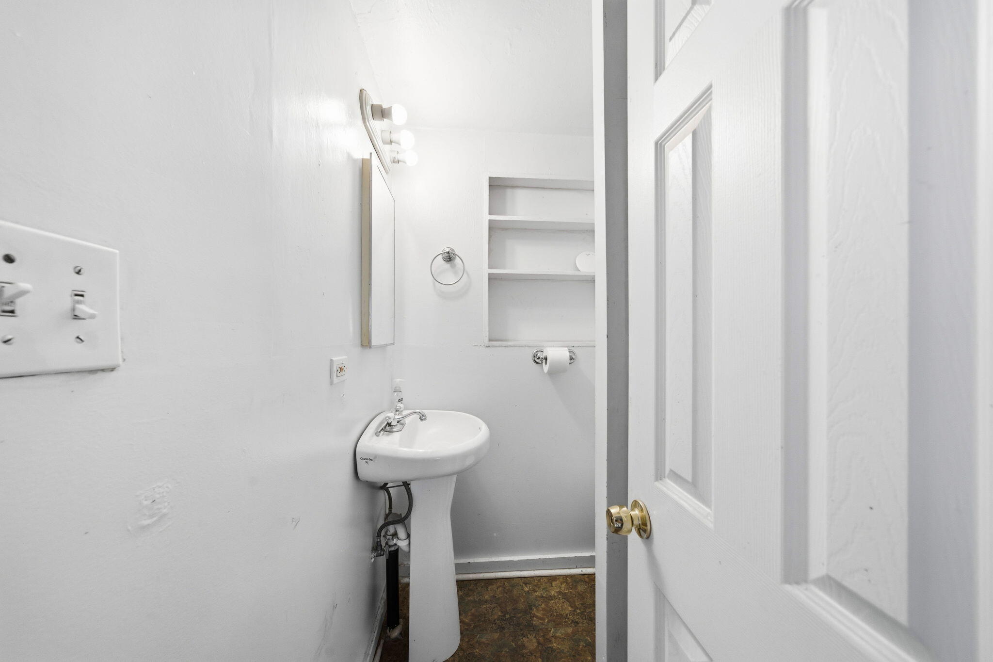22945 Adobe Road Cottonwood, CA 96022 - Photo 34 of 40 a bathroom with a sink a mirror and shower