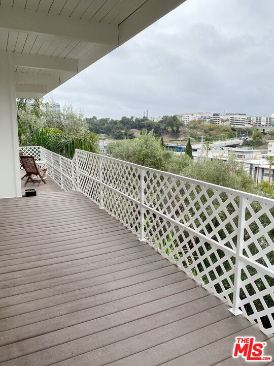 3352 Oak Glen Drive Los Angeles, CA 90068 - Photo 13 of 16